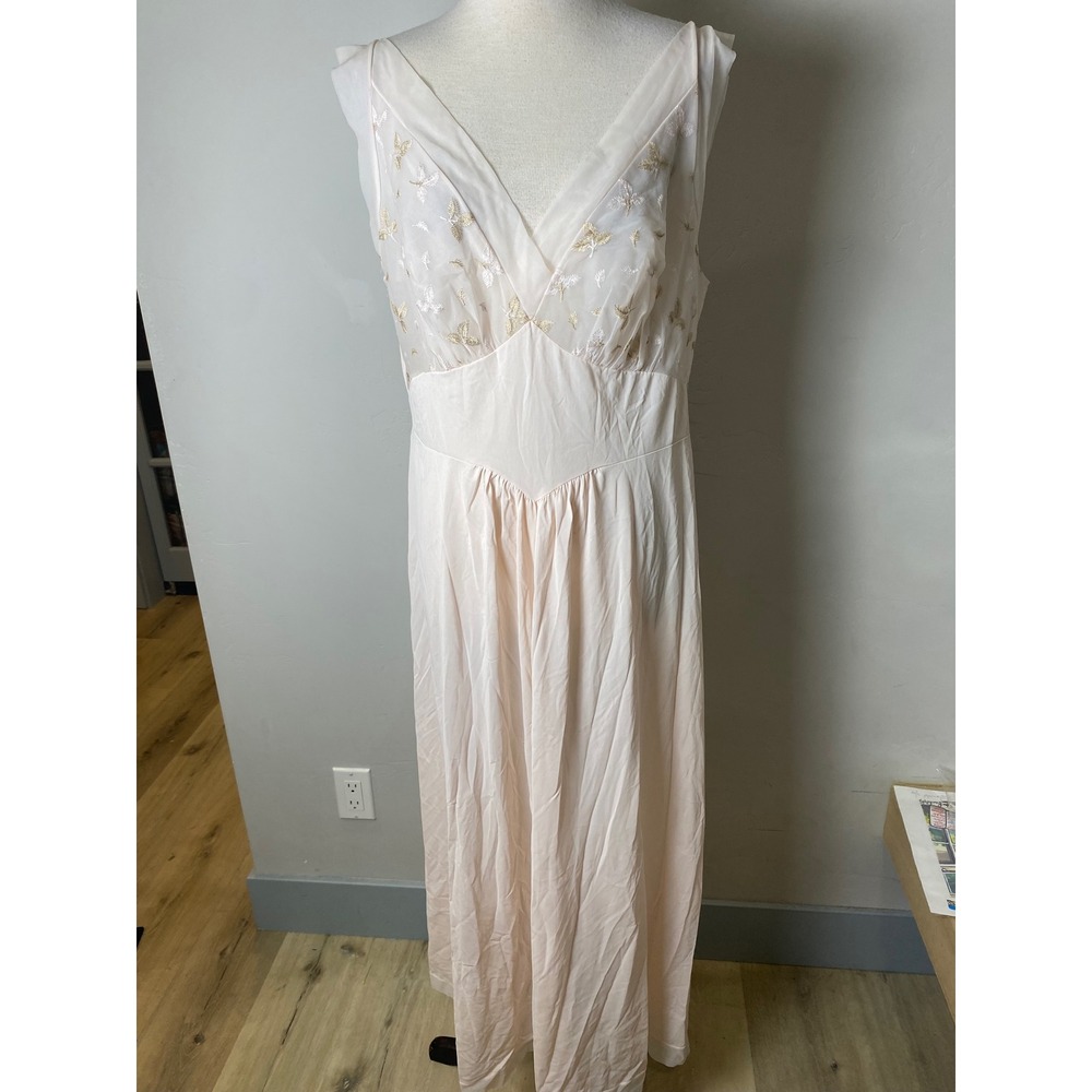 Vintage Vanity Fair 50s 60s Nylon Tricot Embroidered Nightgown Pink Size 42
